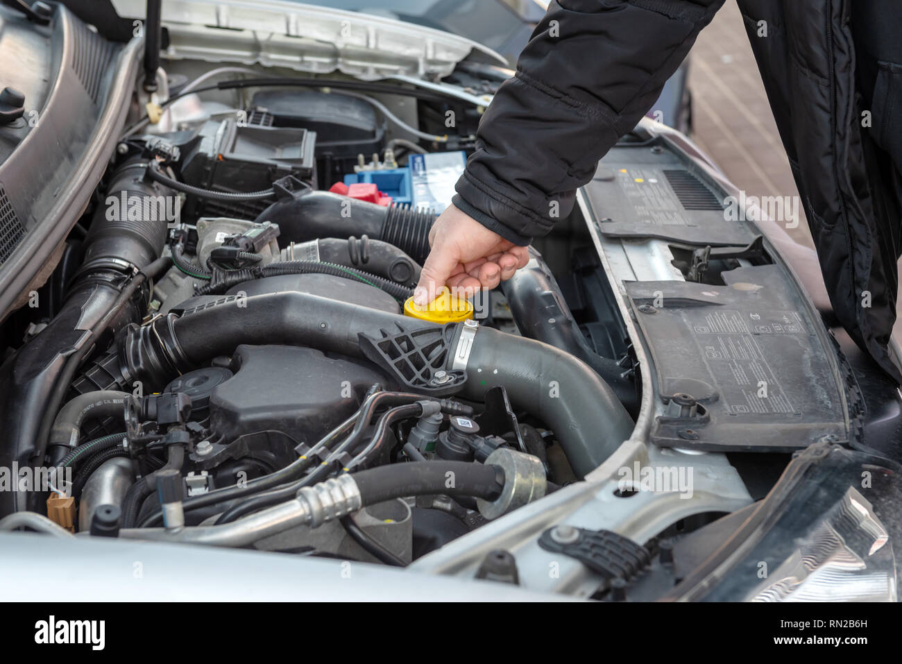 Checking oil level car hires stock photography and images Alamy