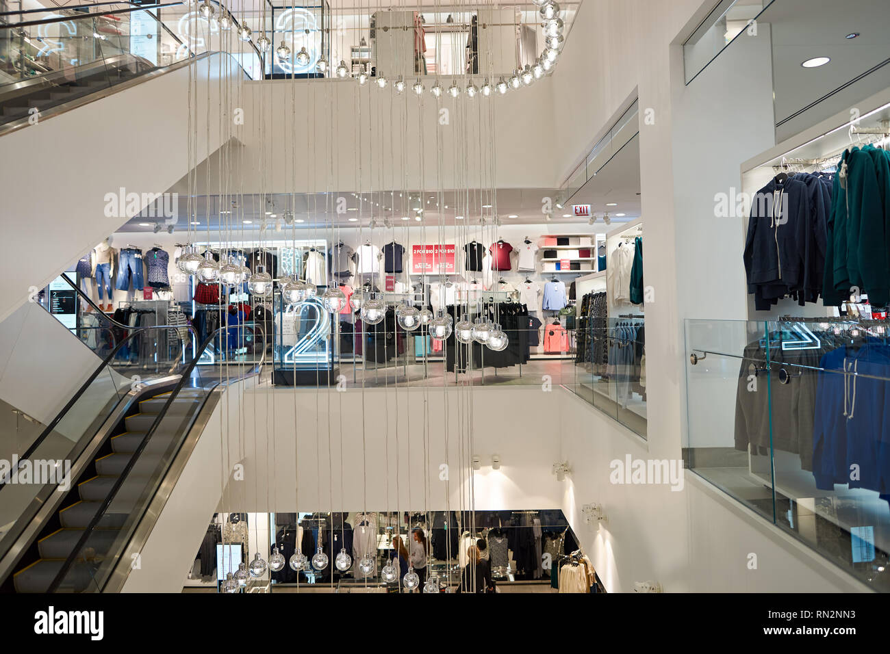 CHICAGO, IL - MARCH 24, 2016: inside of H&M store. H & M Hennes & Mauritz  AB is a Swedish multinational retail-clothing company, known for its  fast-fa Stock Photo - Alamy