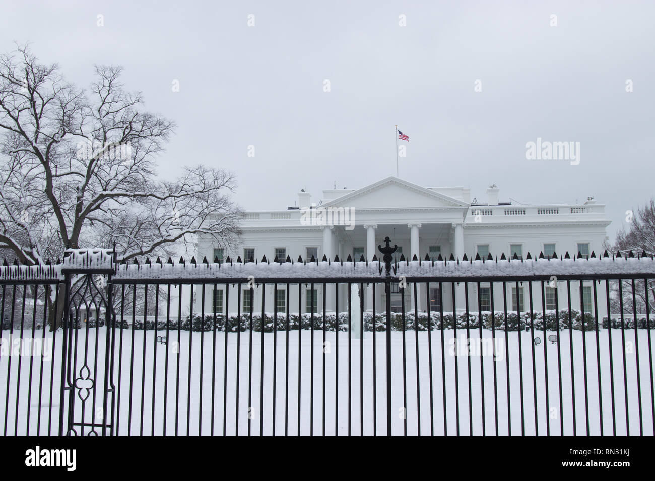 White house from lafayette park hi-res stock photography and images - Alamy