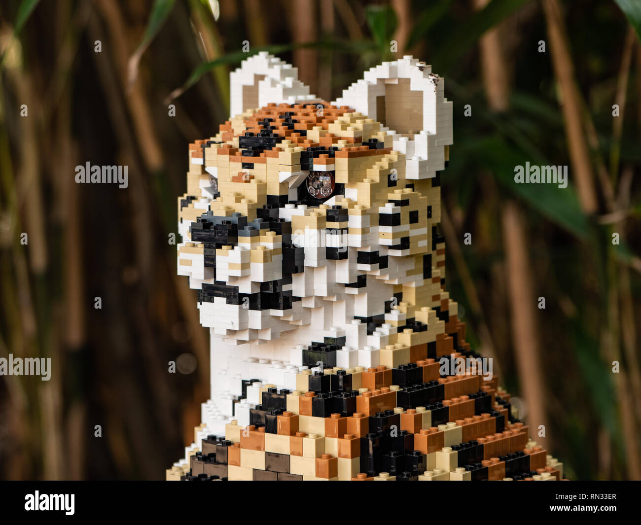 Cheetah cub model, one of the lifesize Lego Big Cats at Chester Zoo Stock  Photo - Alamy