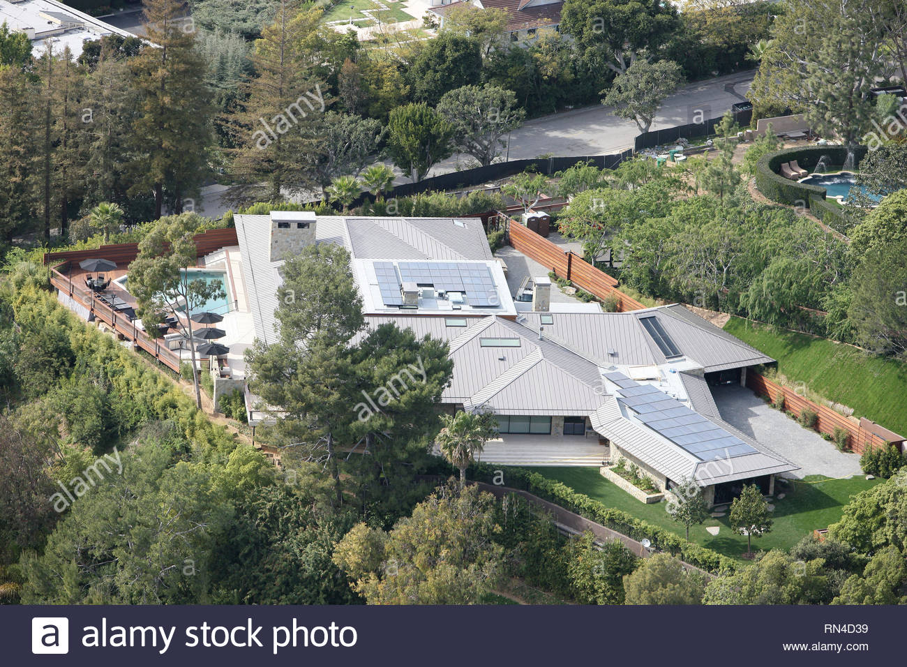 Ariel View Photos Of Jennifer Anistons Home In Beverly Hills Ca