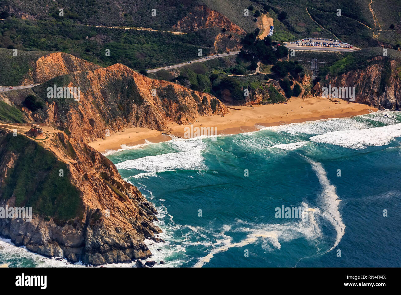 Rugged coastal cliffs by the Devil's Slide bunker and Gray Whale Beach ...