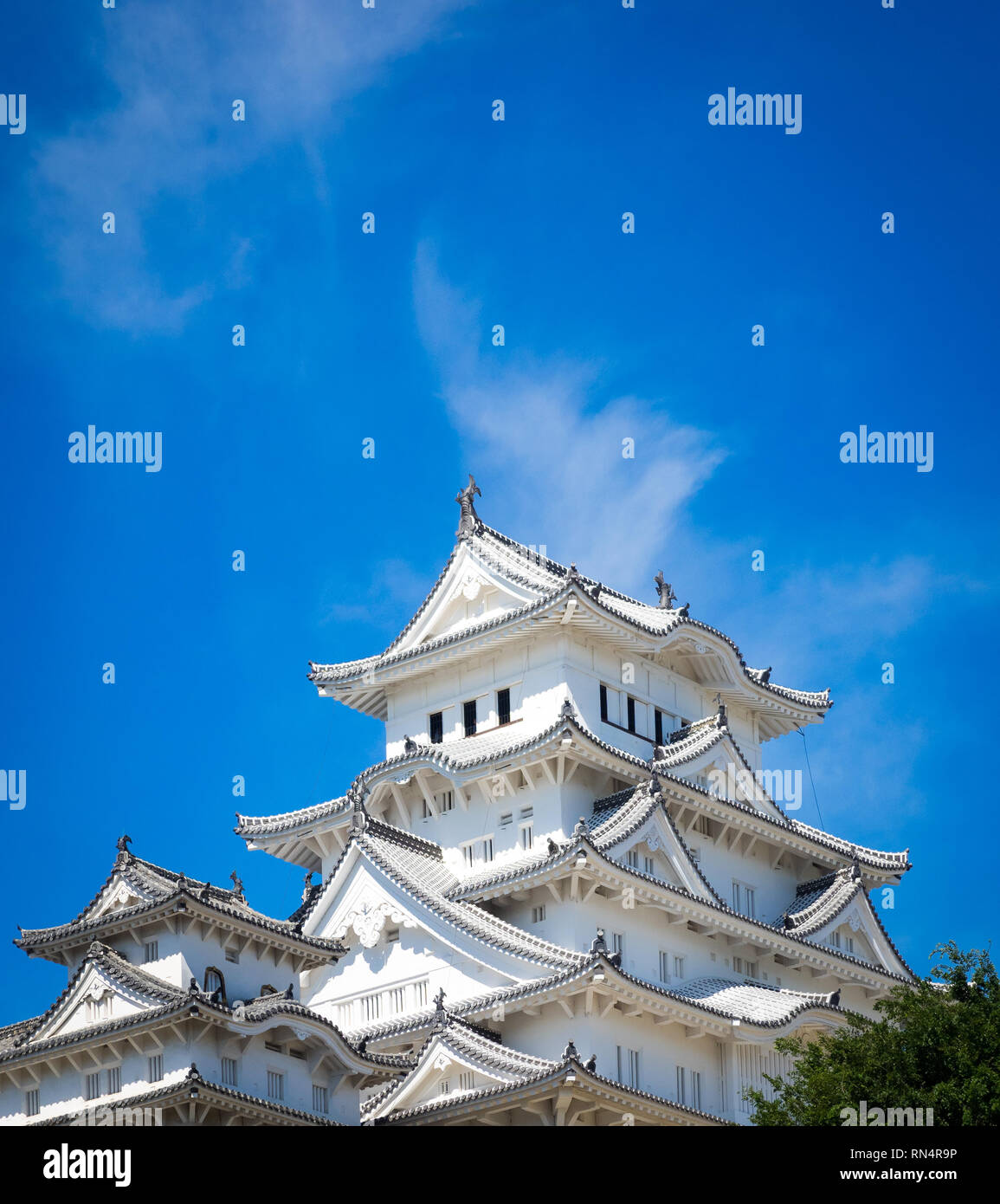 Himeji-jo (Himeji Castle), generally regarded as the finest surviving example of prototypical Japanese castle architecture. Himeji, Japan. Stock Photo