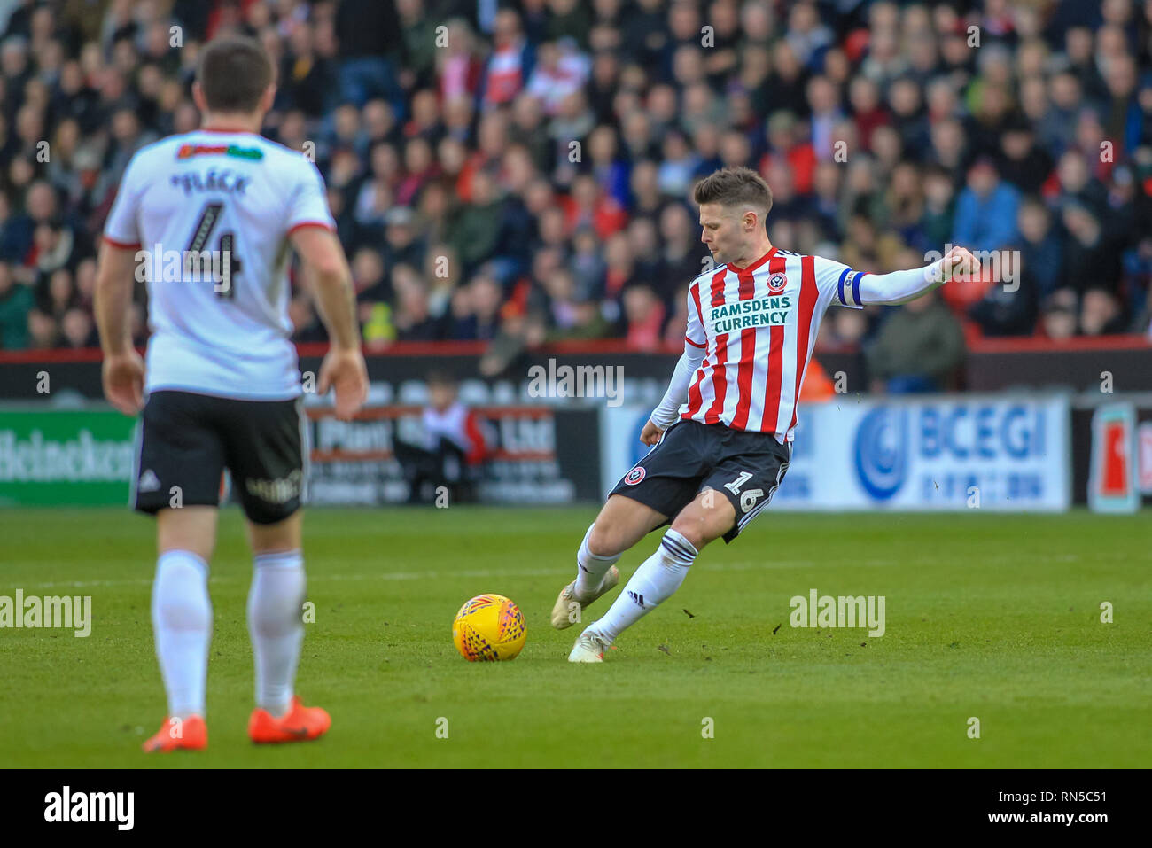 16th February 2019, Bramall Lane, Sheffield, England; Sky Bet Championship, Sheffield United vs Reading ;  Oliver Norwood (16) of Sheffield United  crosses the ball  Credit: Craig Milner/News Images  English Football League images are subject to DataCo Licence Stock Photo