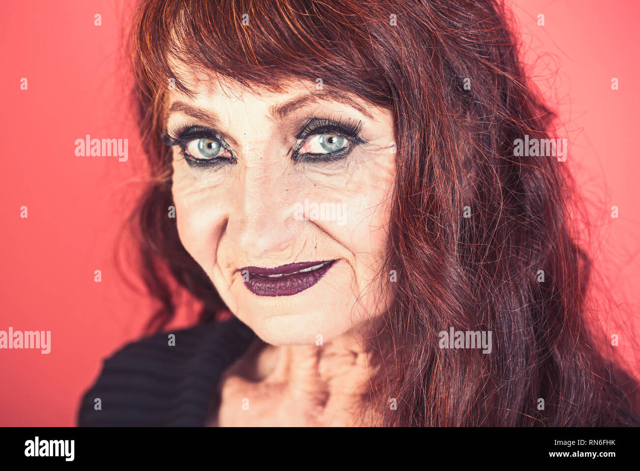 Portrait old woman wrinkled face hi-res stock photography and images ...