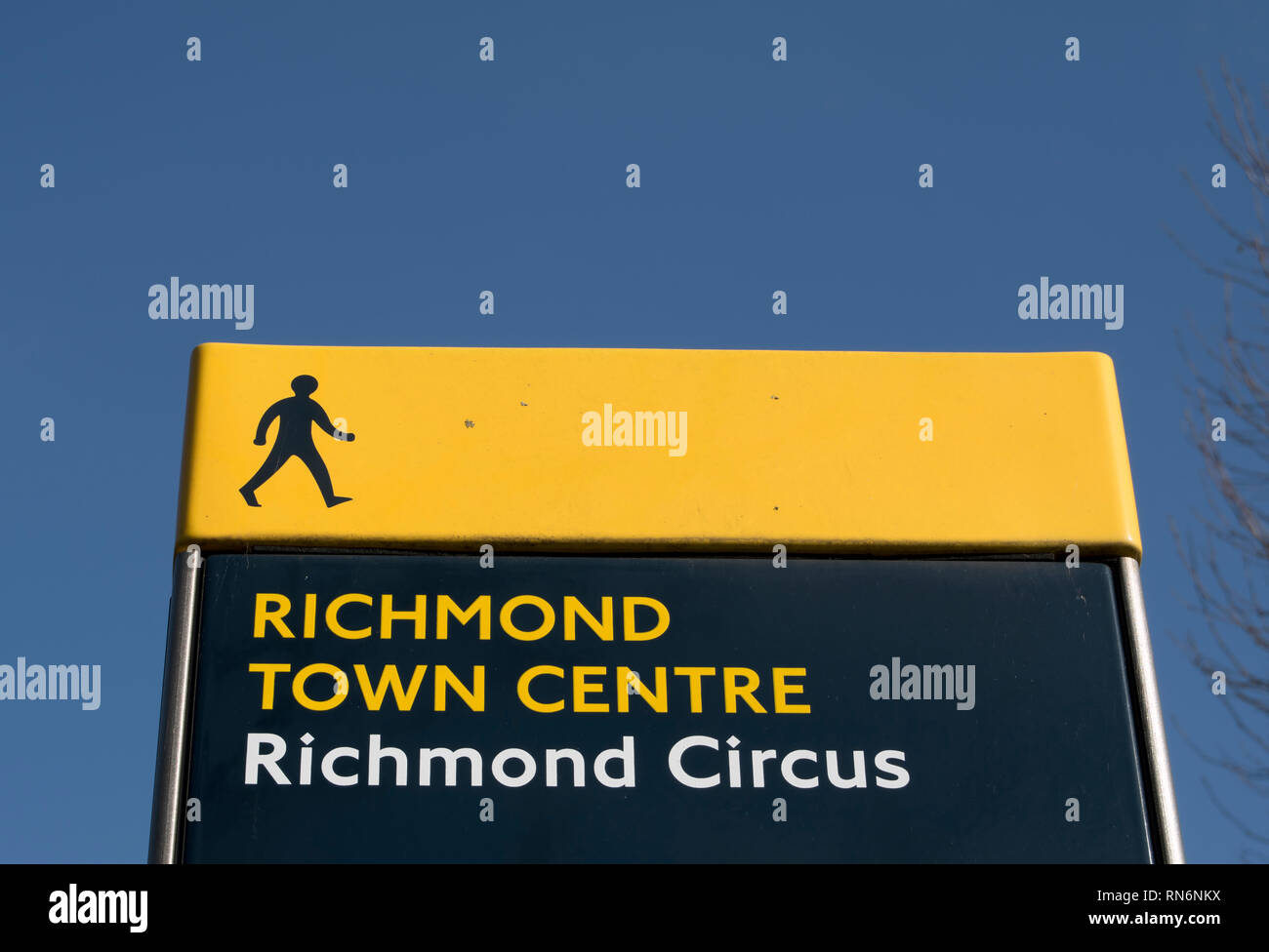 wayfinding sign marking richmond circus and richmond town centre, in