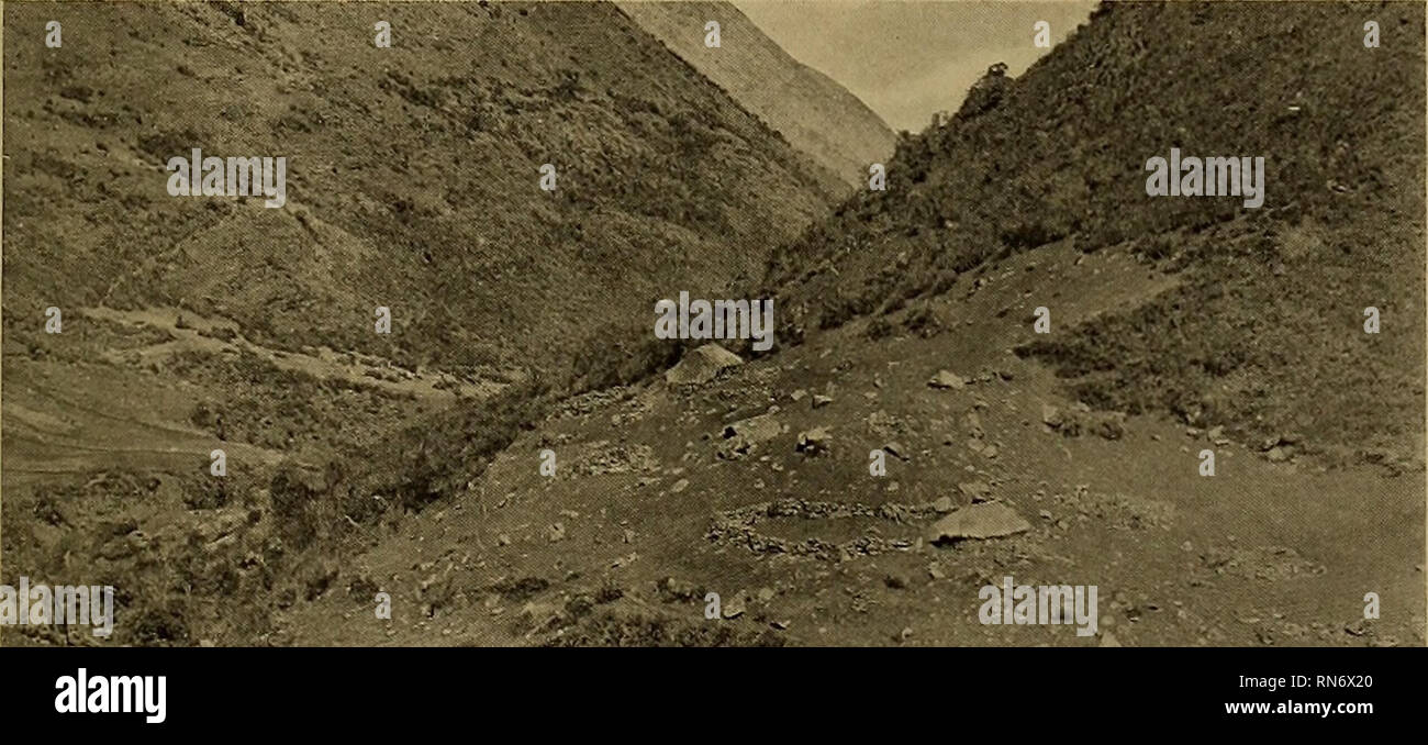 Flat floored valley hi-res stock photography and images - Alamy