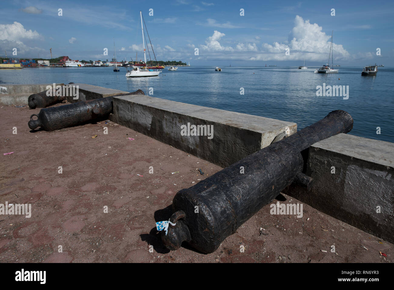 Cannon, Portuguese cannons facing out to sea, Dili, East Timor Stock Photo