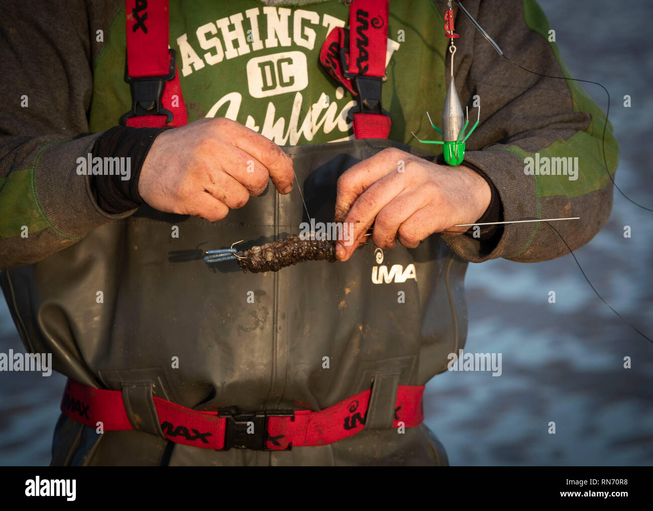 Paul Roggeman Angler darran johson prepars bait hi-res stock photography and images ...