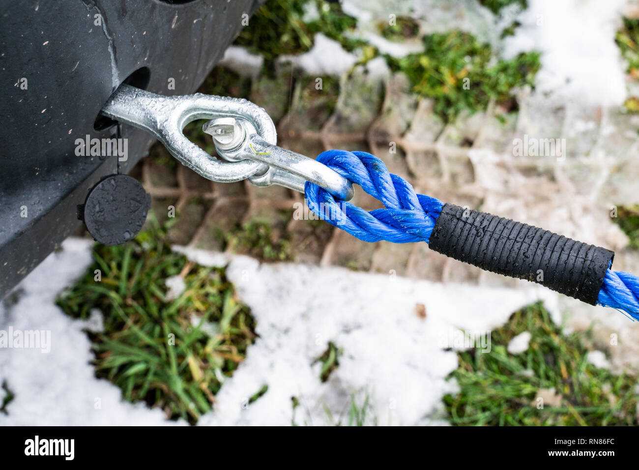 Steel Car Tow Rope with Hooks in Blue Braid Isolated on White Background  Stock Photo - Image of driver, emergency: 304576326