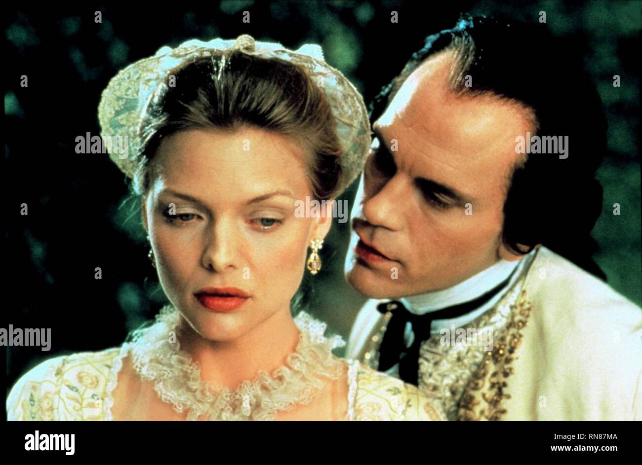 DANGEROUS LIAISONS, MICHELLE PFEIFFER , JOHN MALKOVICH, 1988 Stock Photo