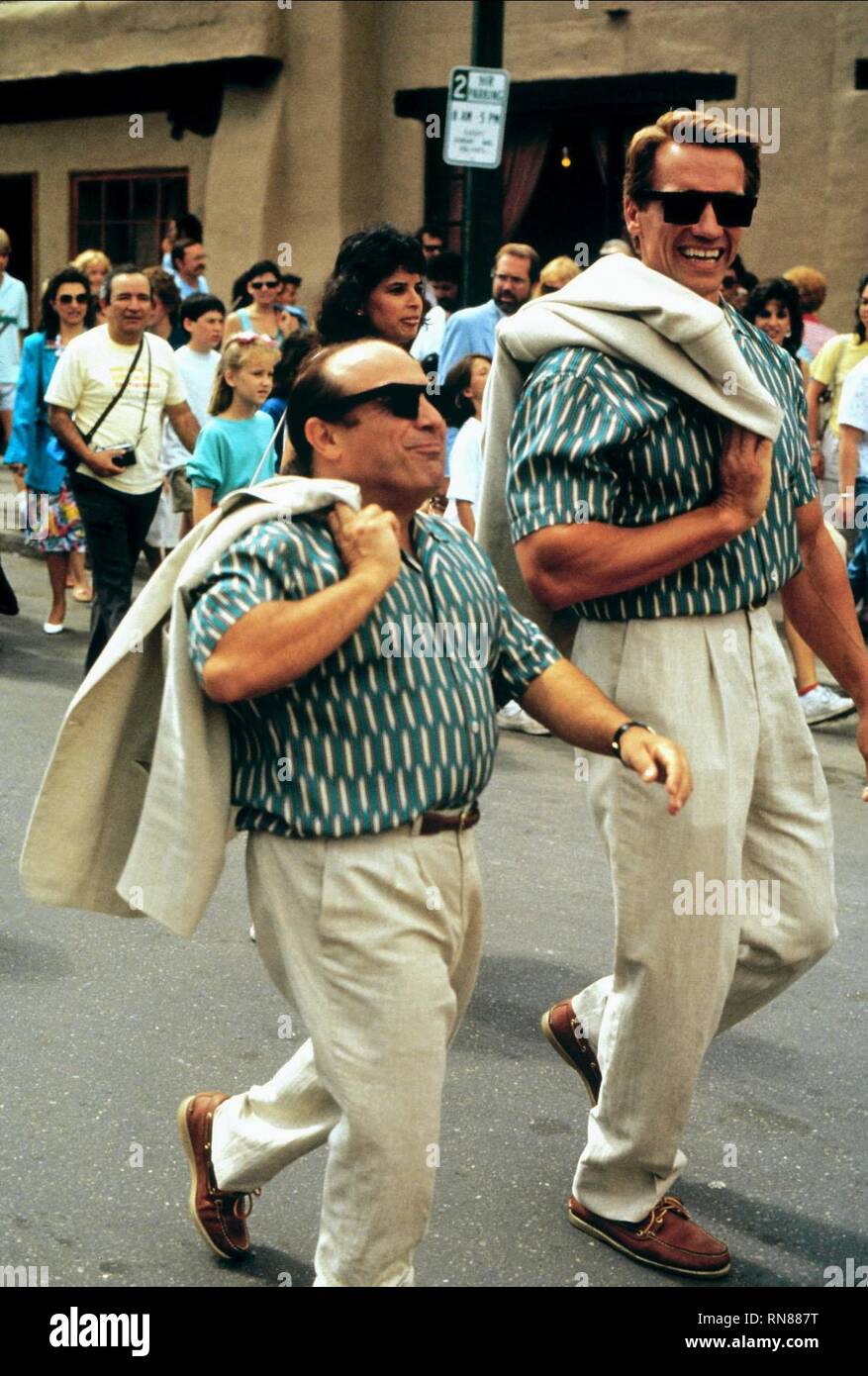 Twins movie danny devito with director hi-res stock photography and