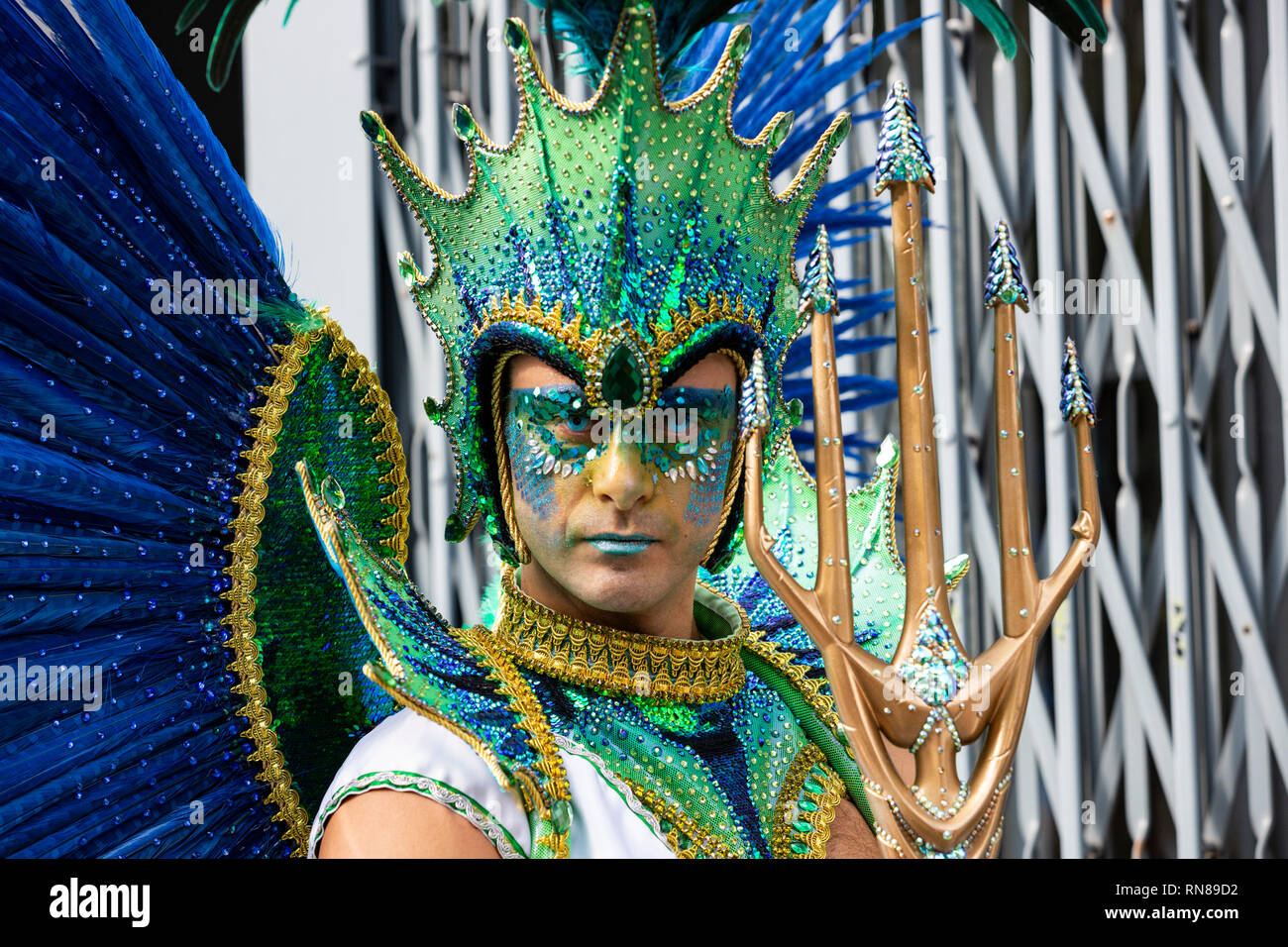 Male samba dancer notting hill hi-res stock photography and images - Alamy