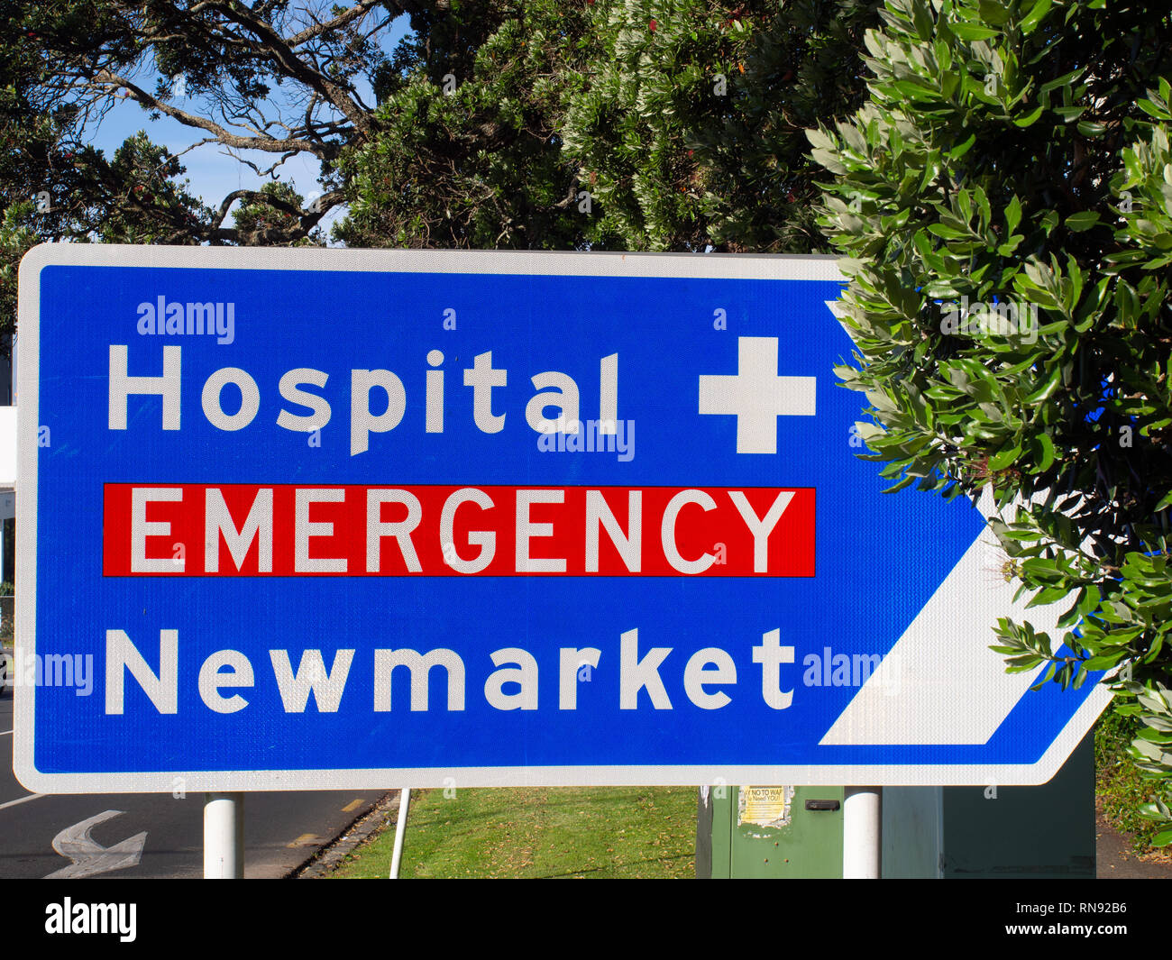 Hospital road sign hires stock photography and images Alamy