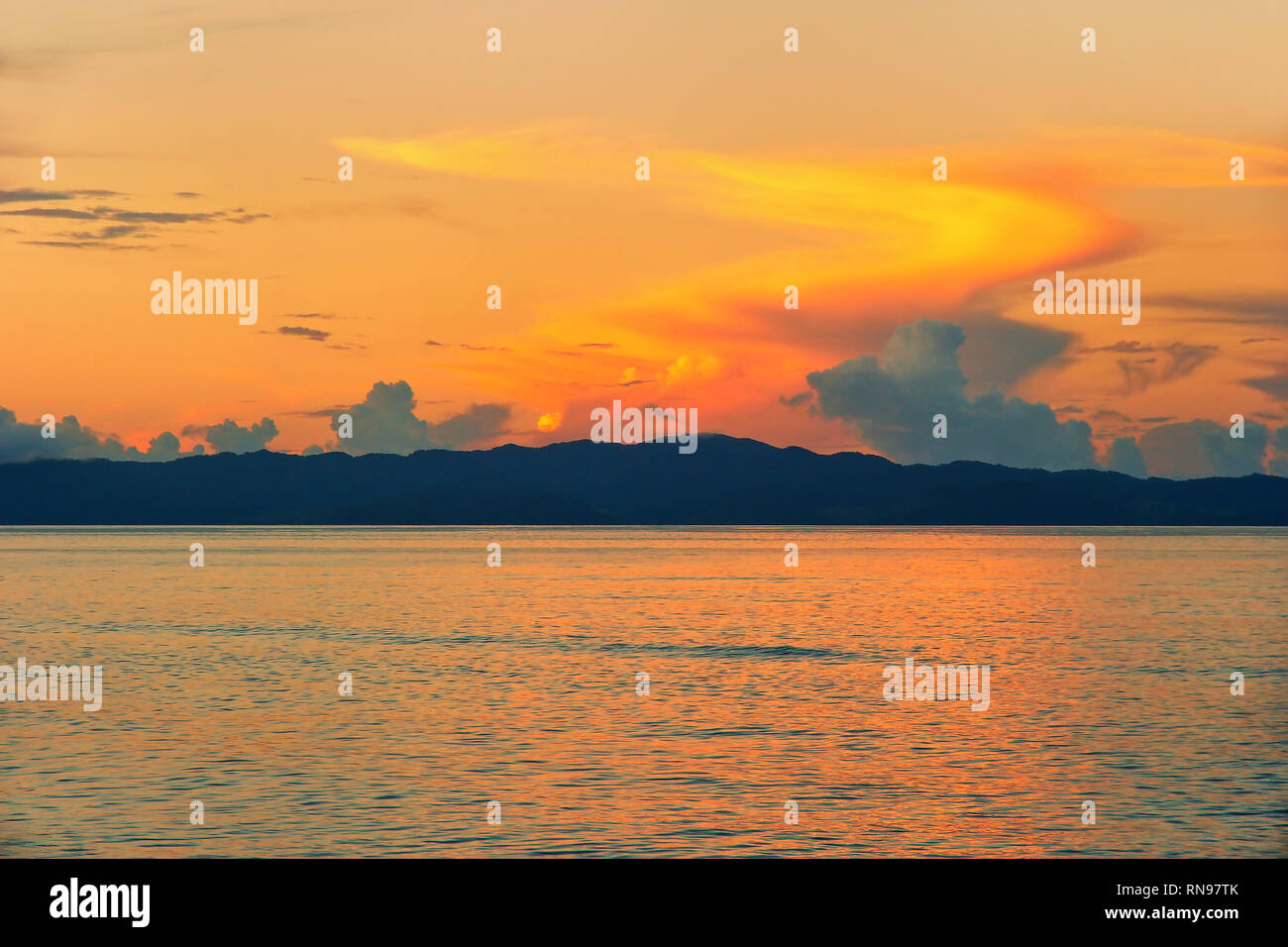 sunset-over-somosomo-strait-seen-from-taveuni-island-fiji-taveuni-is