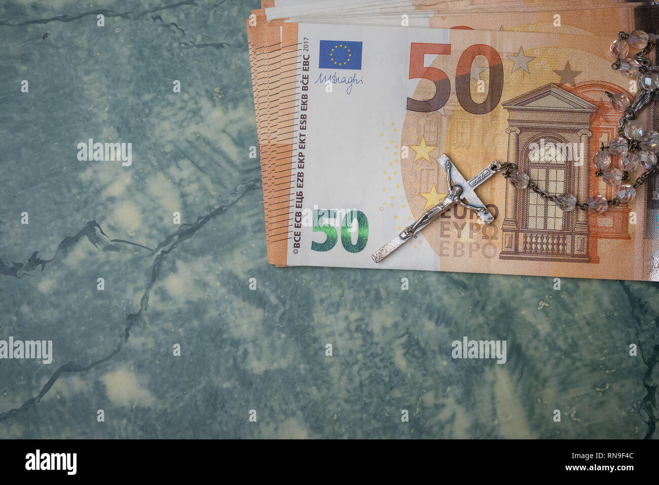 Silver symbol euro hi-res stock photography and images - Alamy