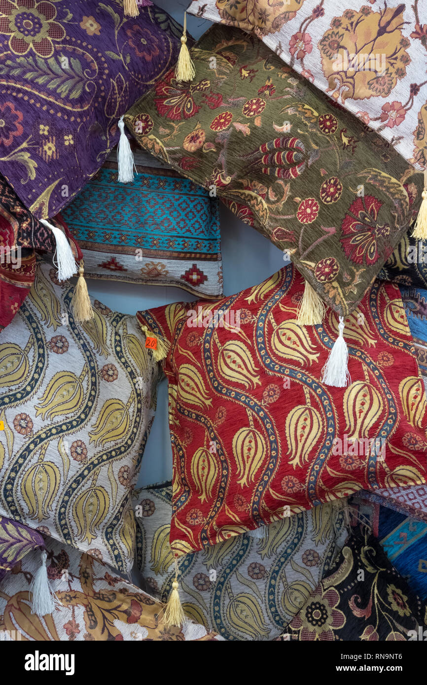 Cushions for sale hires stock photography and images Alamy