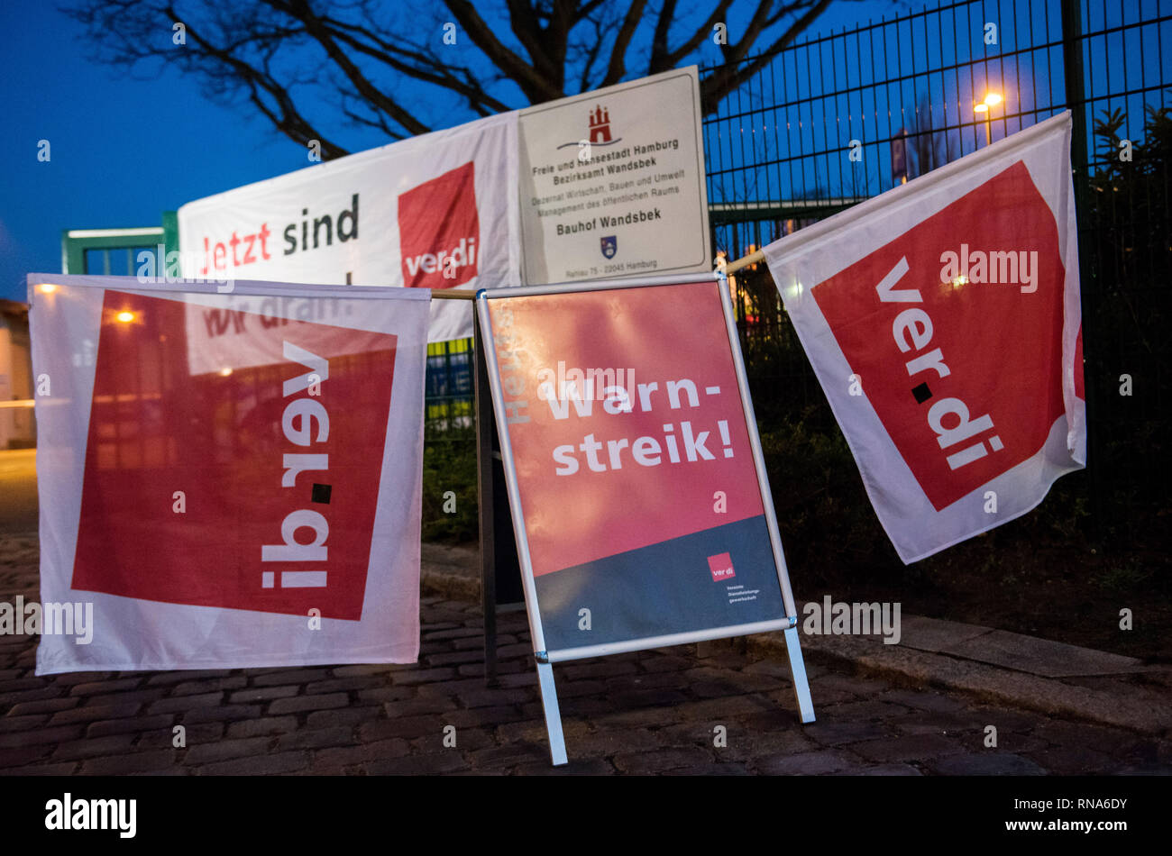Hamburg Germany 18th Feb 2019 Signs Warning Strike And Verdi