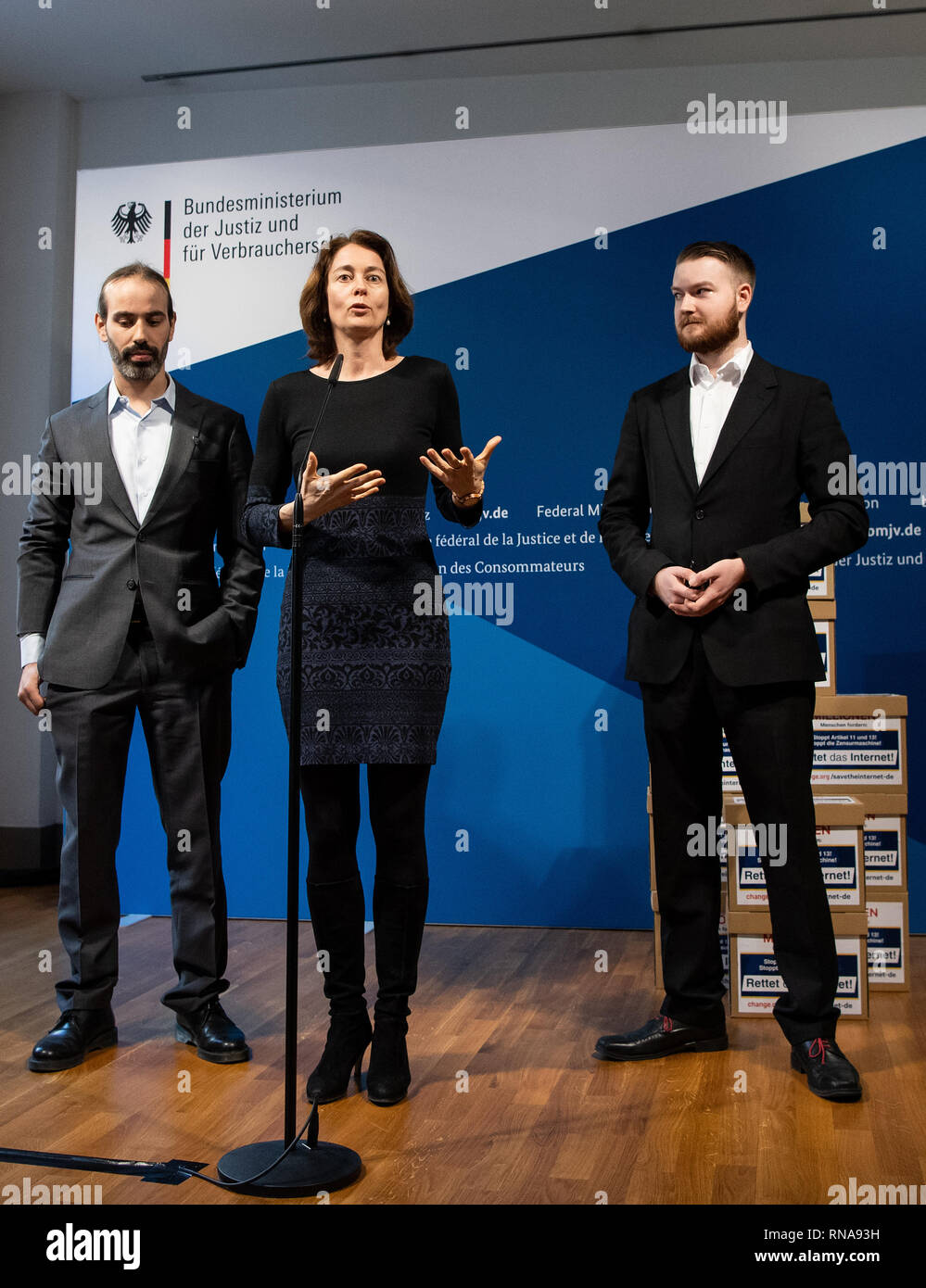 Berlin, Germany. 18th Feb, 2019. Katarina Barley (M, SPD), Federal Minister  of Justice, is joined by activists Pascal Fouquet (l) and Dominic Kis on  the occasion of the handover of around 4.7