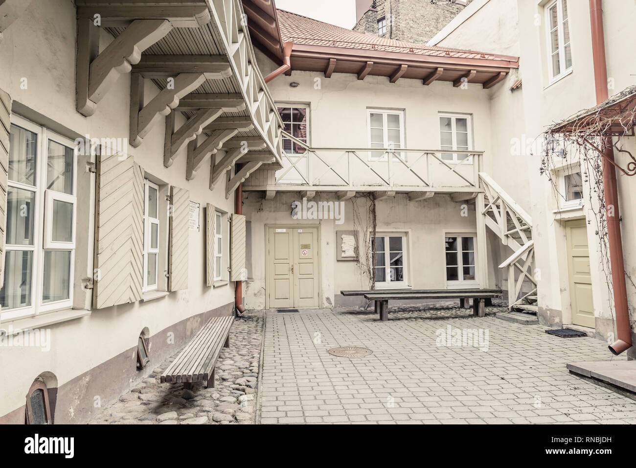 Vilnius old courtyard hi-res stock photography and images - Alamy