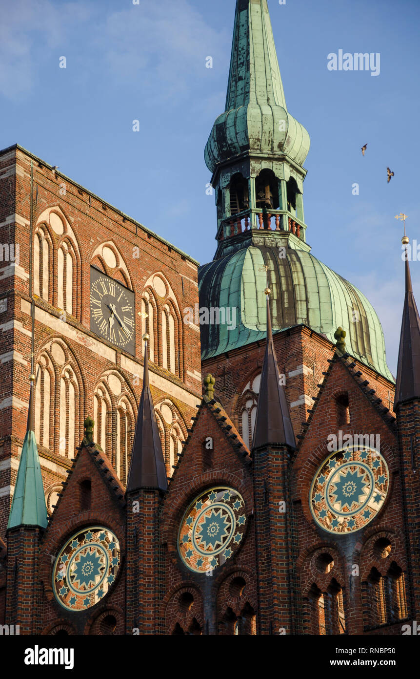 St. Nikolaikirche am Alten Markt, Stralsund, Mecklenburg-Vorpommern, Deutschland Stock Photo