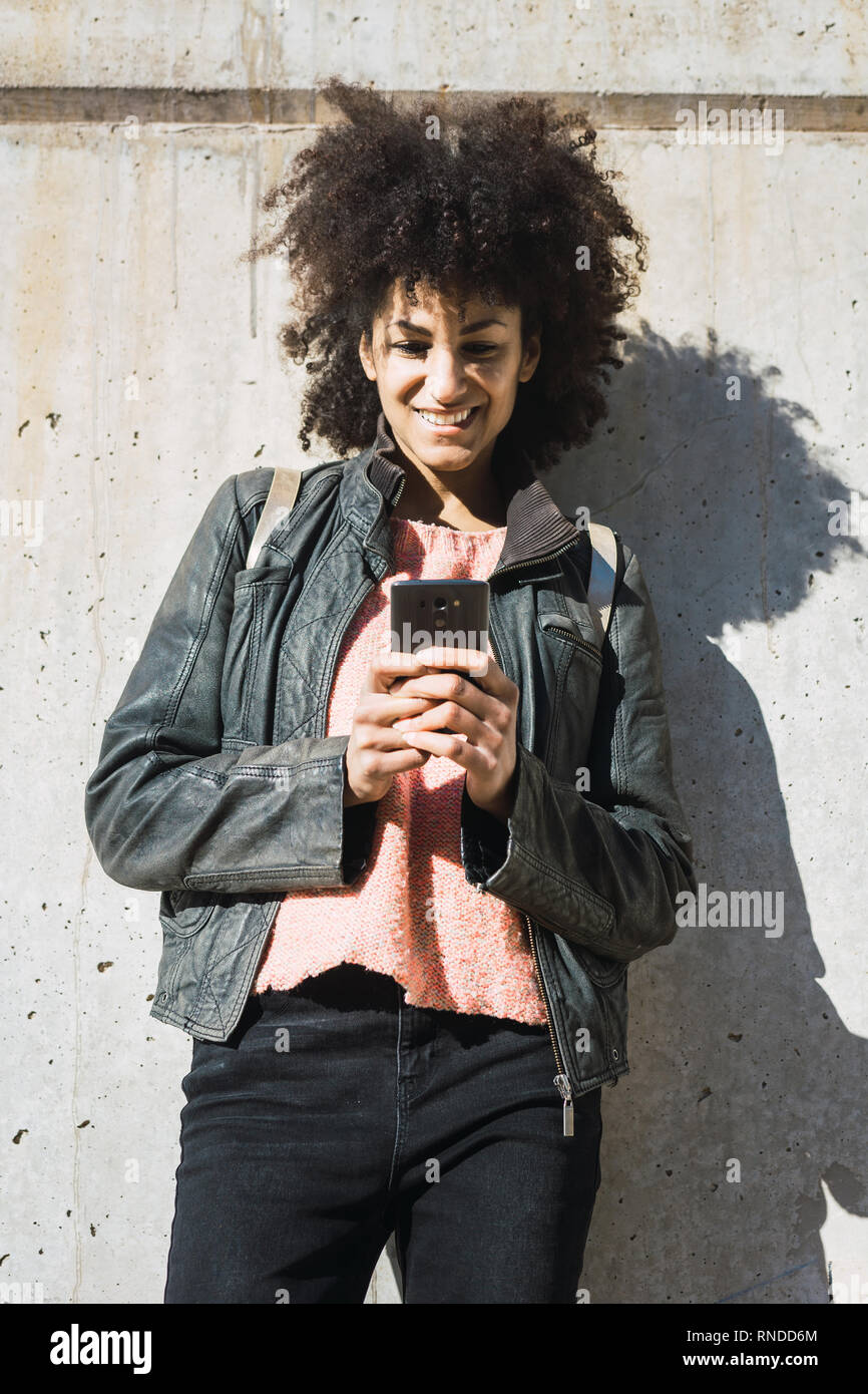 Black woman full body walking hi-res stock photography and images - Alamy