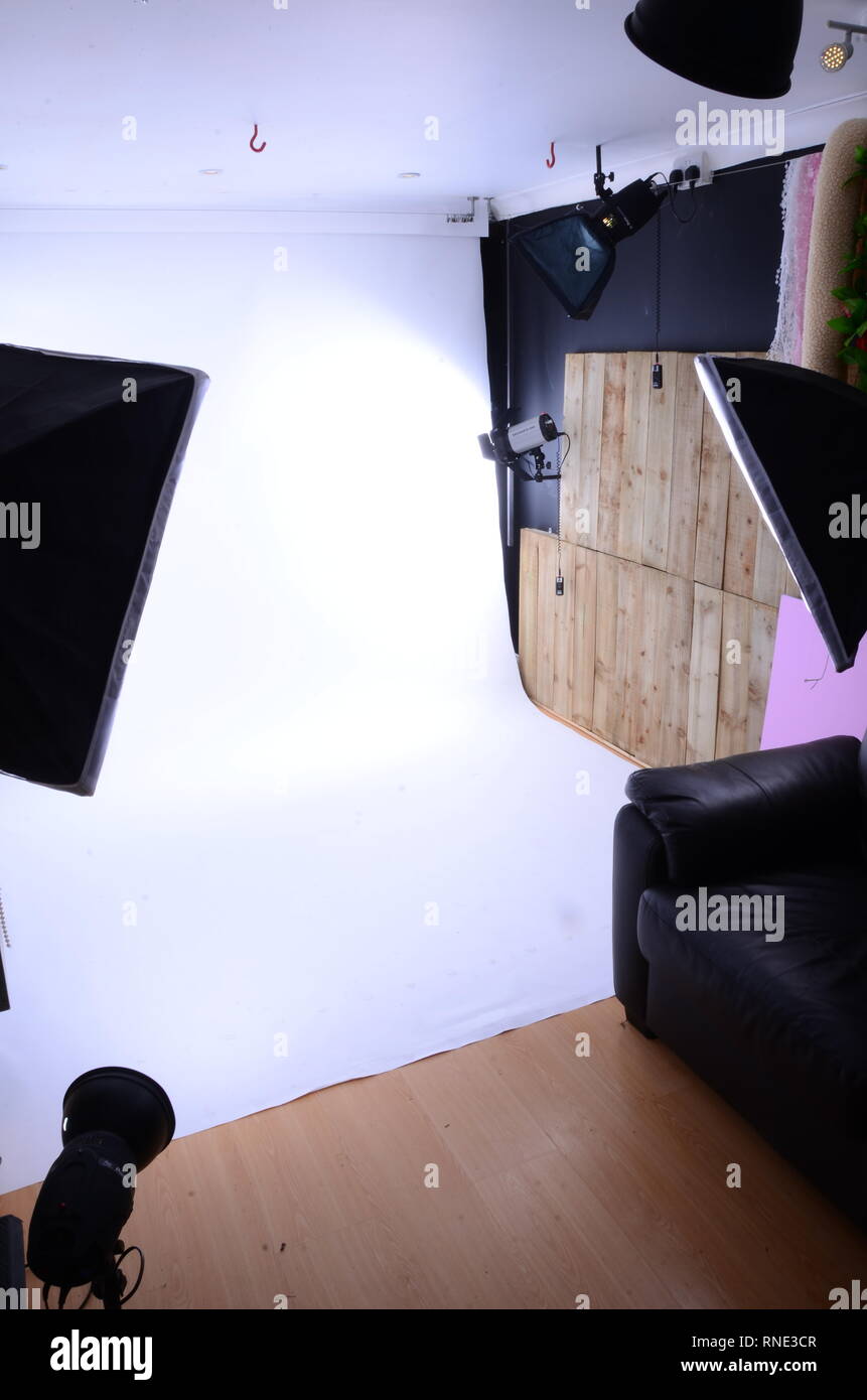 Photographic lighting slaves hires stock photography and images Alamy