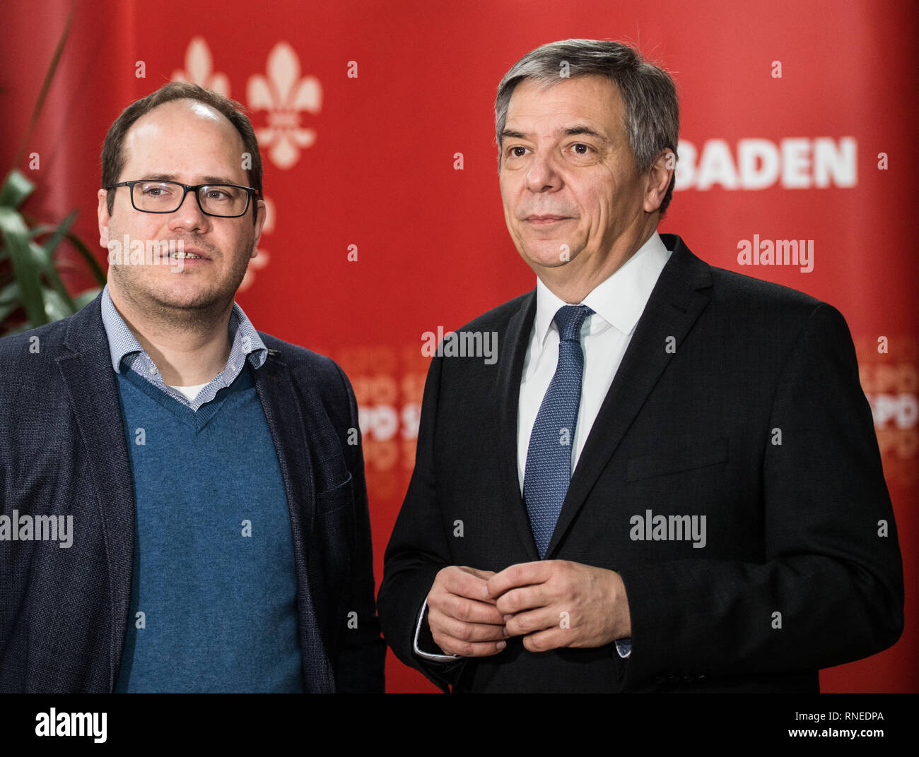 Wiesbaden, Germany. 19th Feb, 2019. Dennis Volk-Borowski (l, SPD), party leader of the SPD Wiesbaden, is standing next to Gert-Uwe Mende (SPD), the proposed SPD candidate for the OB election, at his presentation. At a press conference, the SPD Wiesbaden presents the candidate proposed by the finding commission for the 2019 mayoral election in the state capital. Credit: Andreas Arnold/dpa/Alamy Live News Stock Photo