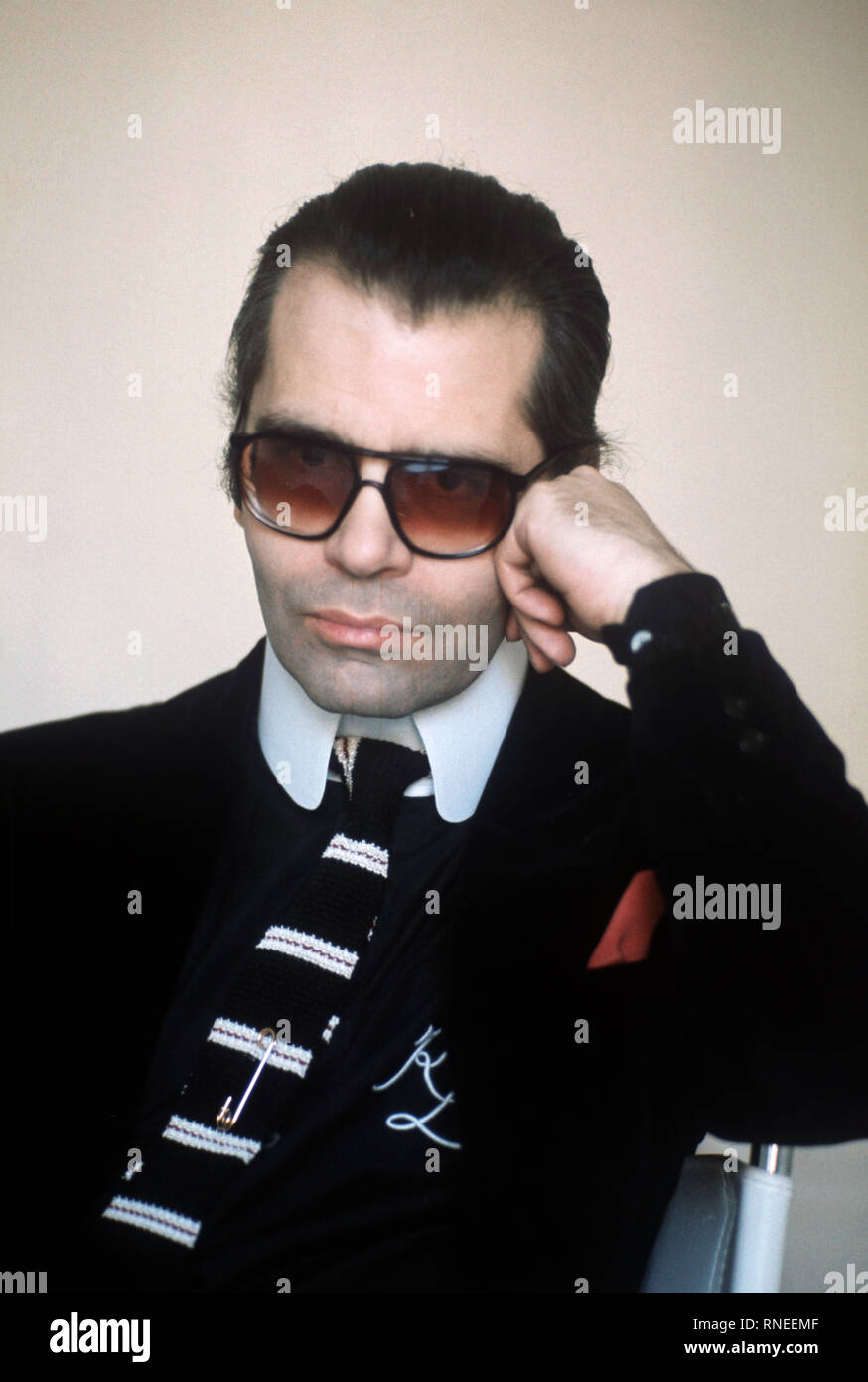 FILED - 01 March 1979, France (France), Paris: The German fashion designer Karl  Lagerfeld in his studio. The German fashion designer Karl Lagerfeld has  died. Chanel announced this on 19.02.2019 in Lagerfeld's