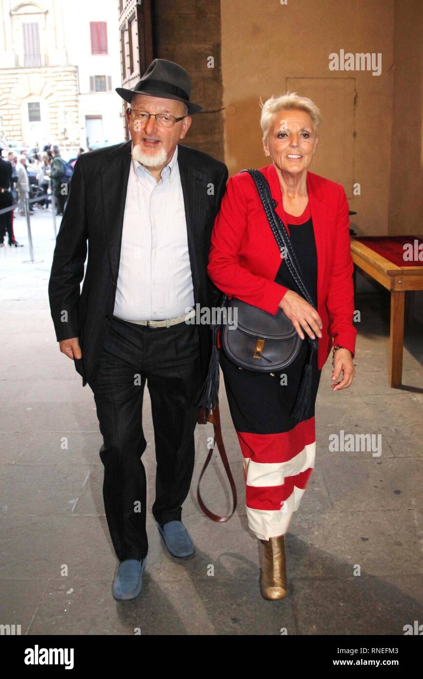 Florence, Palazzo Vecchio, Tiziano Renzi with his wife Laura Bovoli (Claudio Fusi, FLORENCE - 2017-11-12) ps the photo can be used respecting the context in which it was taken, and without the defamatory intent of the decoration of the people represented (Claudio Fusi, PHOTO ARCHIVE - 2019-02-19) p.s. la foto e' utilizzabile nel rispetto del contesto in cui e' stata scattata, e senza intento diffamatorio del decoro delle persone rappresentate Stock Photo