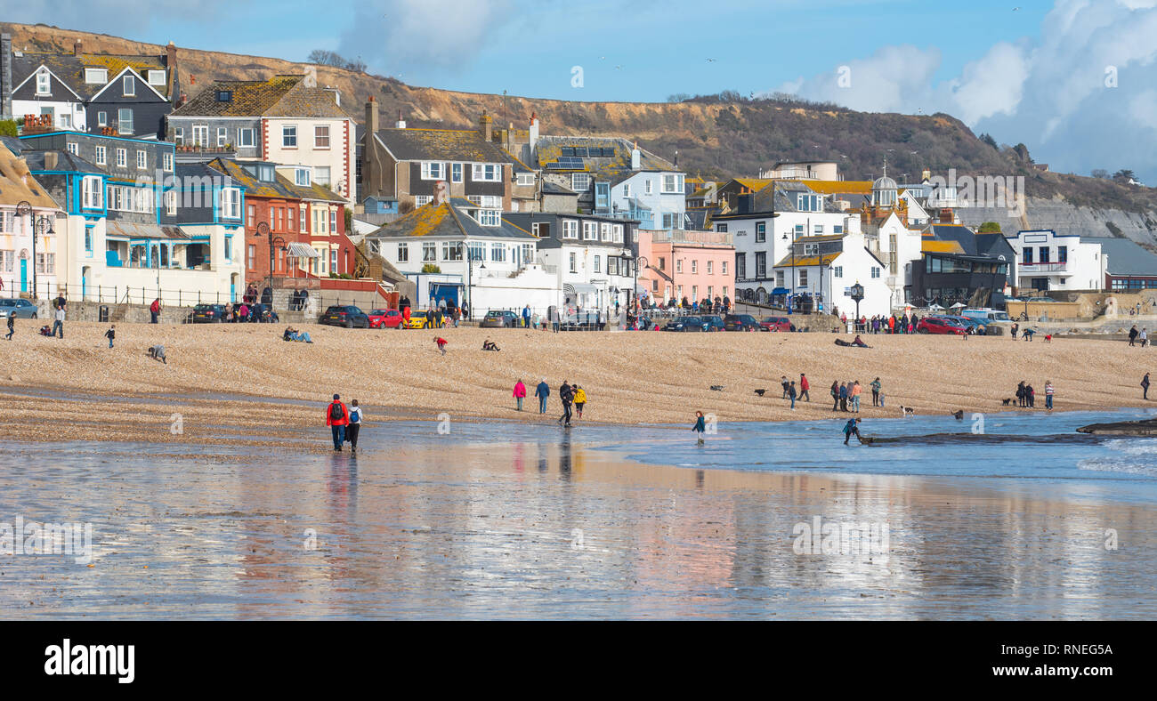 Sunny february day hi res stock photography and images Page 20