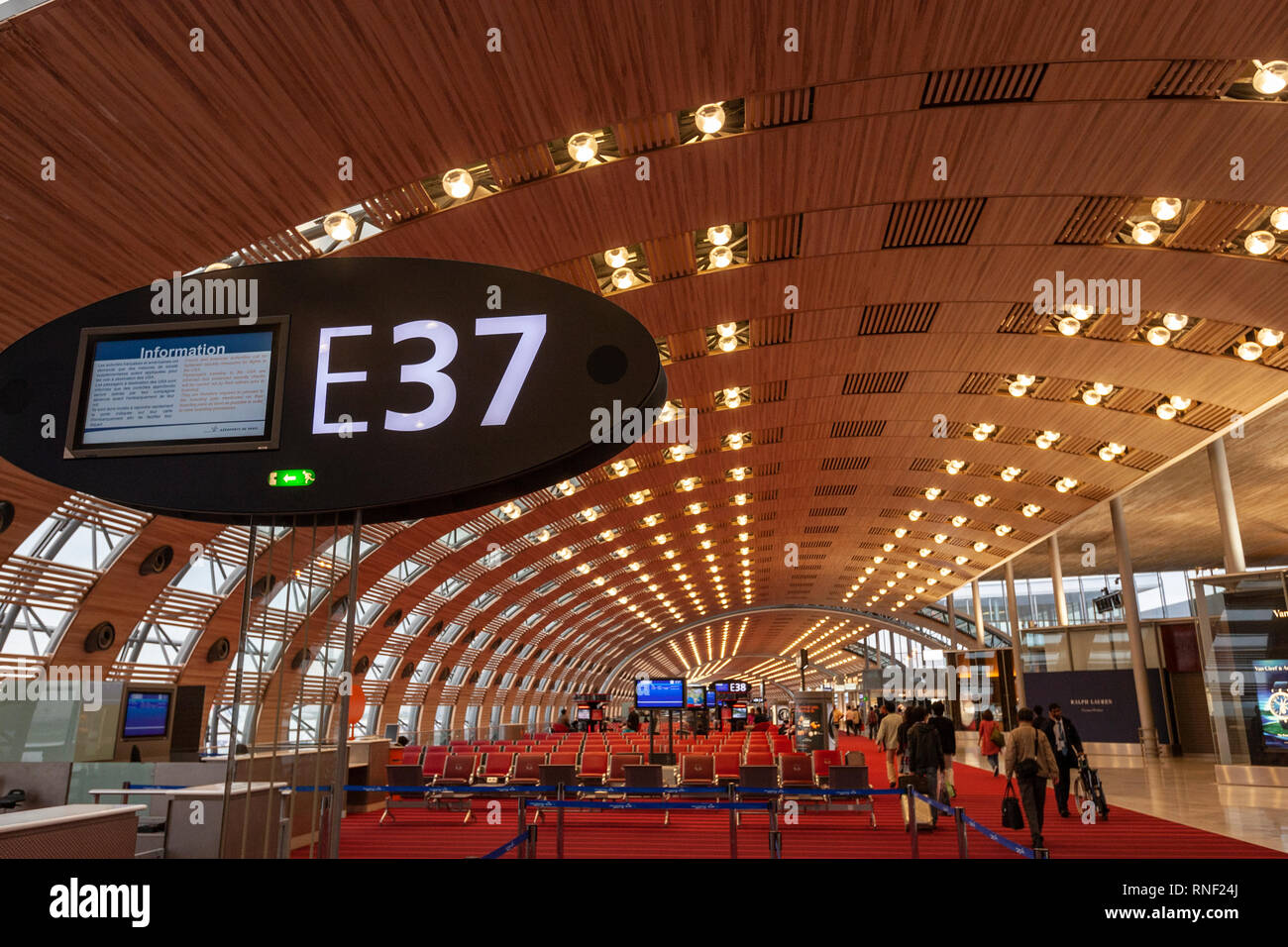 Duty Free shops, Paris Charles de Gaulle airport, Terminal 2E, France.  Terminal, designed by Paul Andreu Stock Photo - Alamy