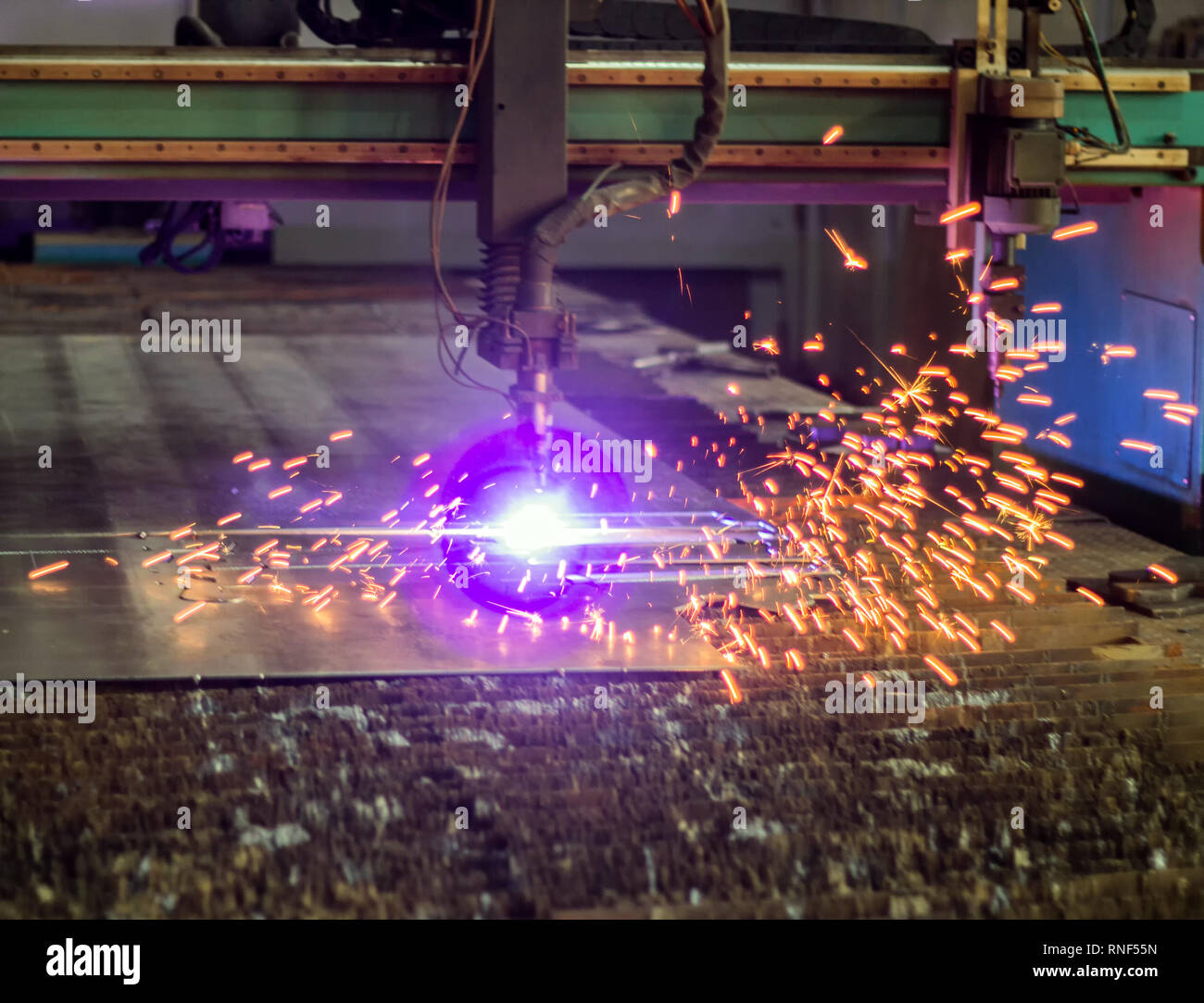 Machine for modern automatic plasma laser cutting of metals, plasma