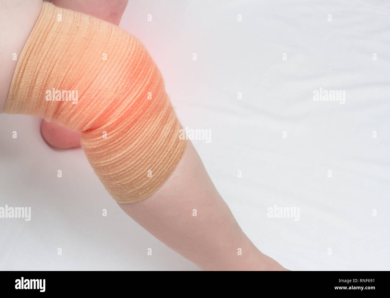 Bursitis Knee High Resolution Stock Photography and Images Alamy