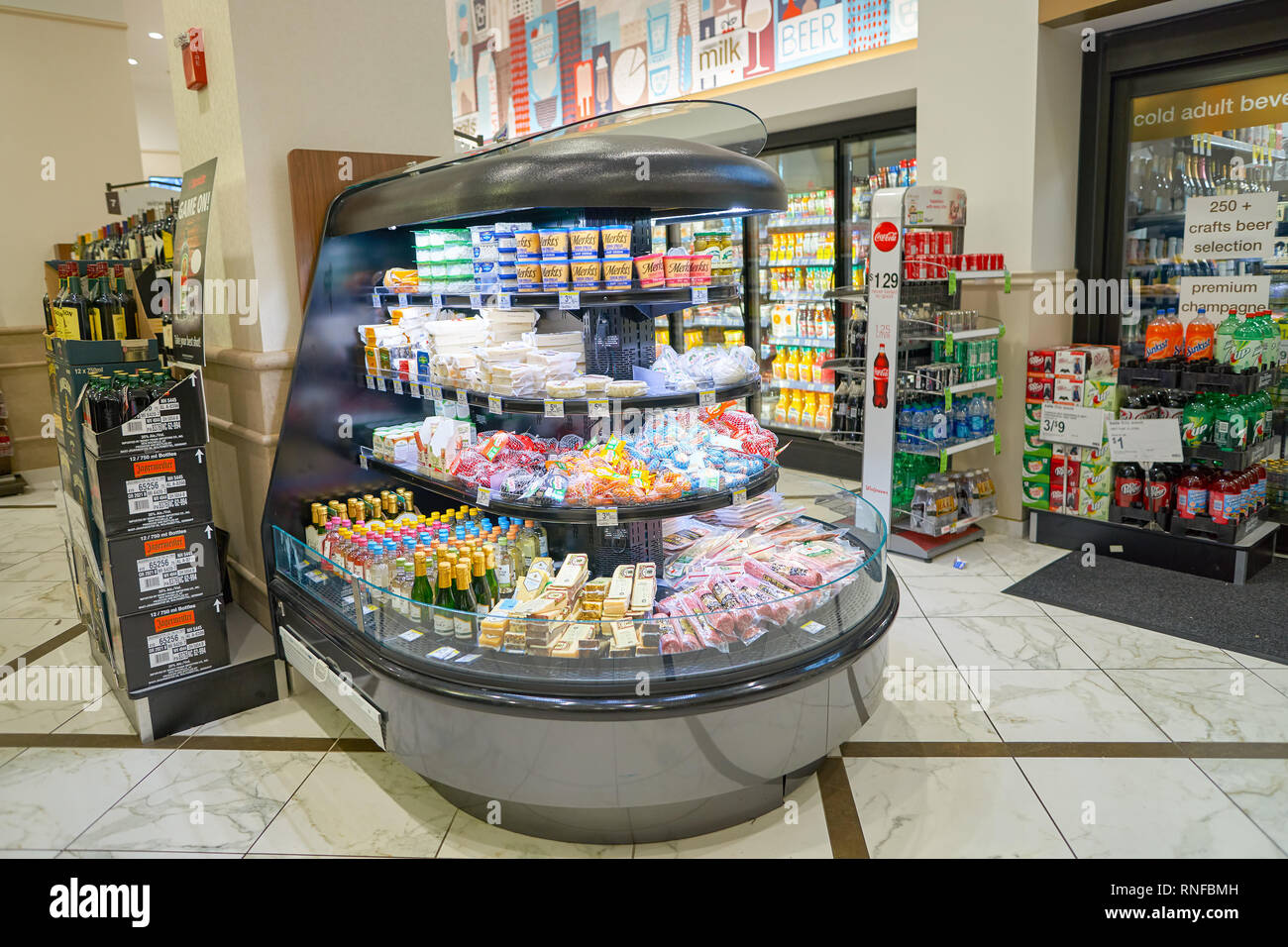Walgreens shopping mall hires stock photography and images Alamy