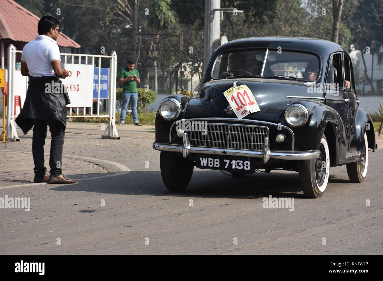 1952-morris-minor-car-with-800-cc-and-4-