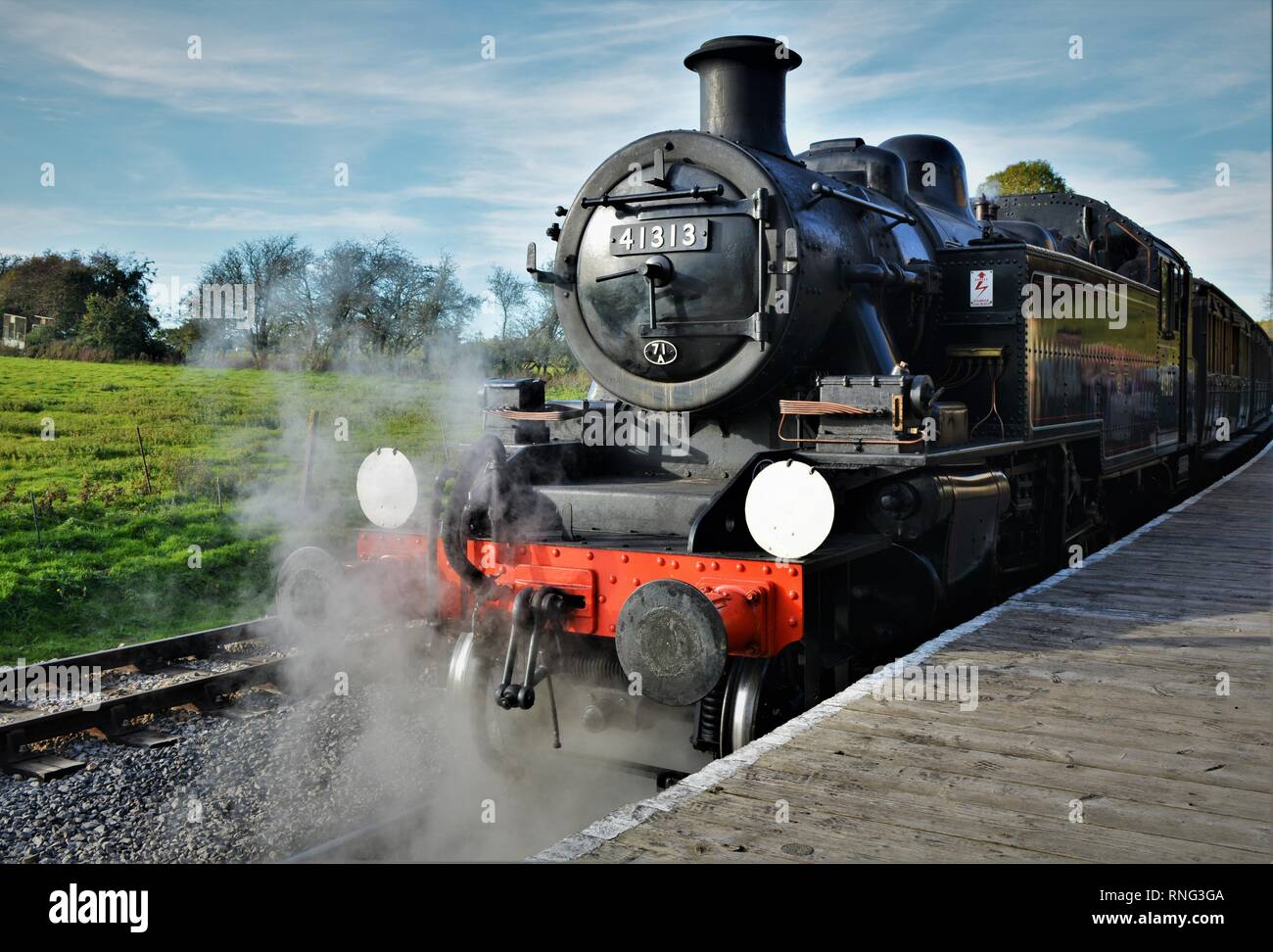 Isle of wight steam train 41313at the platform Stock Photo - Alamy