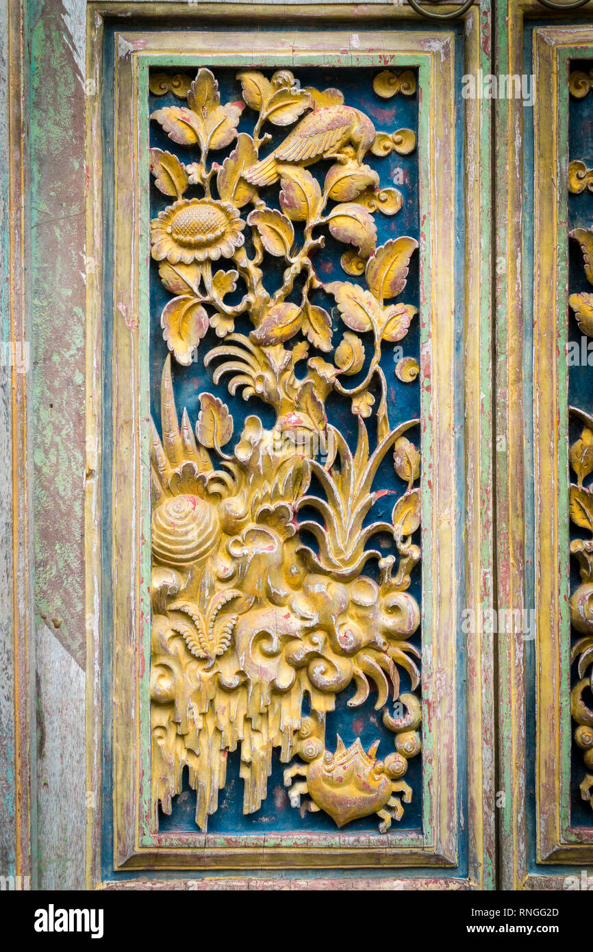 Bali indonesia wood carving floral hi-res stock photography and images