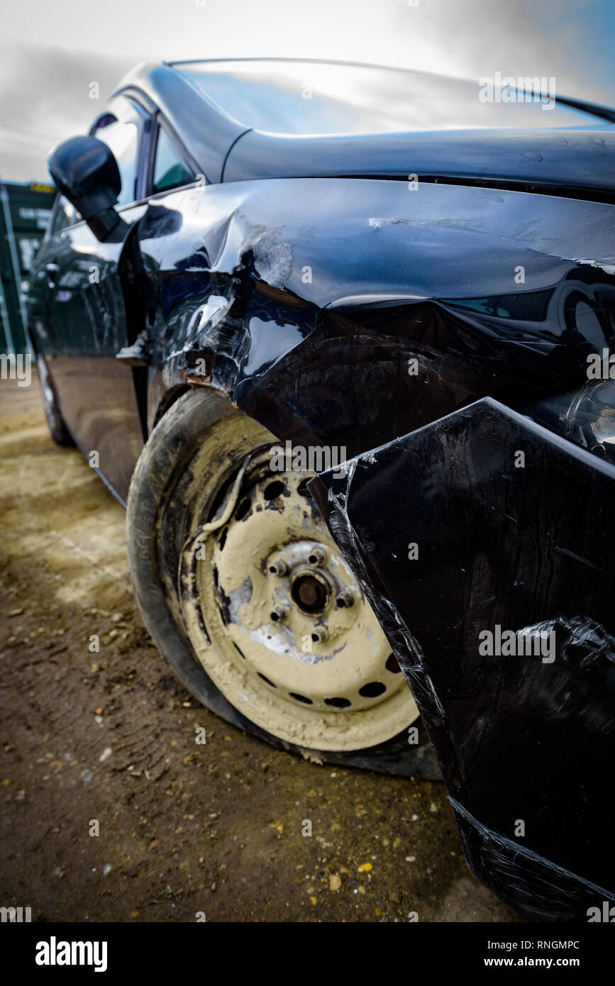 Car Crash and Car Damage; Front end vehicle collision Stock Photo - Alamy
