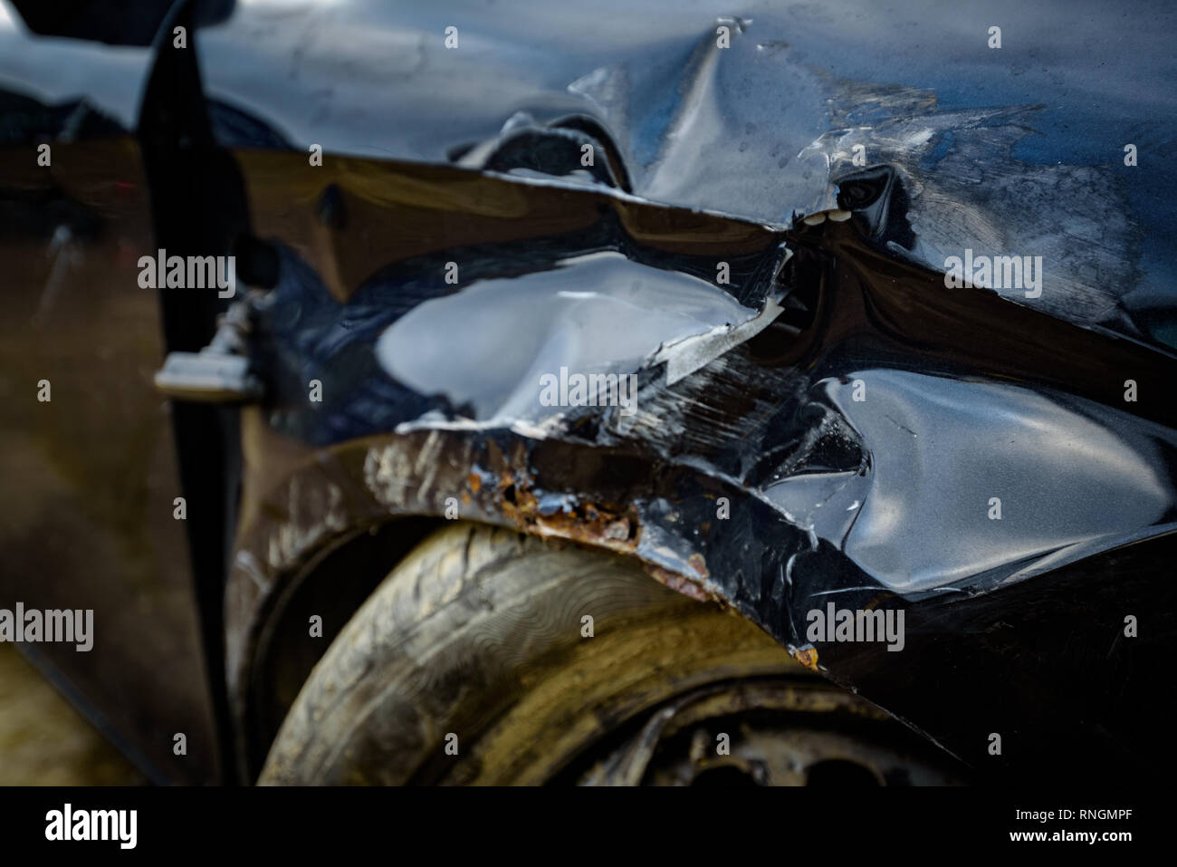 Car Crash and Car Damage; Front end vehicle collision Stock Photo - Alamy