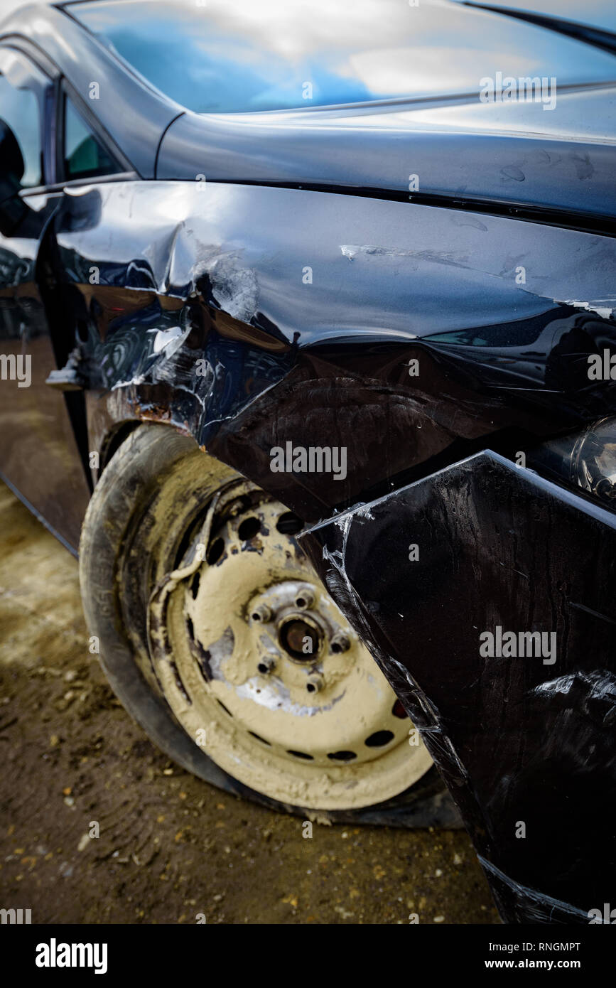 Car Crash and Car Damage; Front end vehicle collision Stock Photo - Alamy