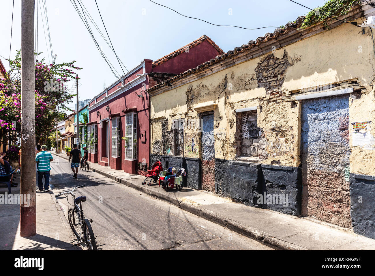 Calle del Pozo, Barrio Getsemaní, Cartagena de Indias, Colombia. Stock Photo