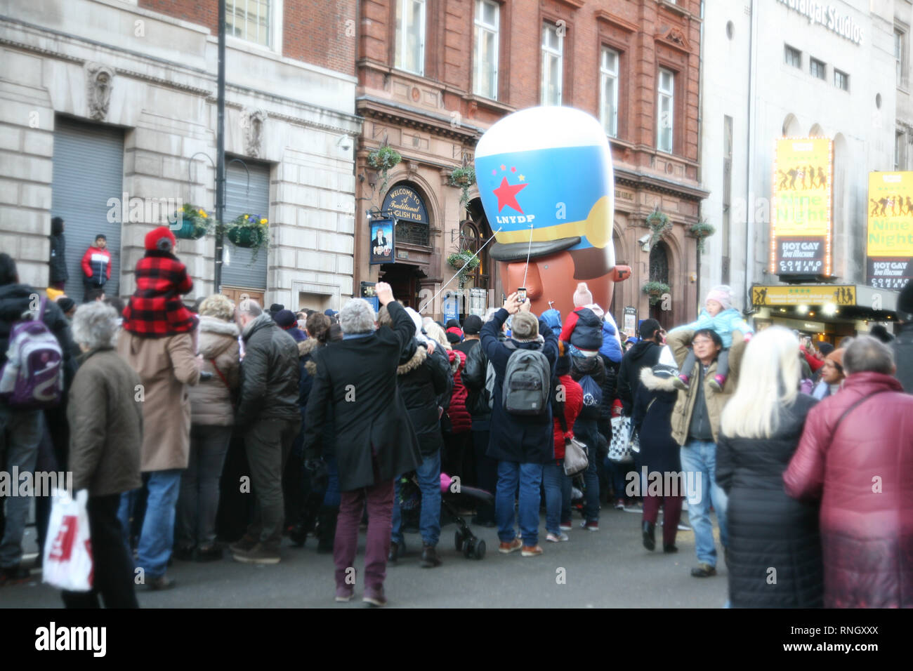 England, London, Piccadilly, New Years Day Parade, crowds taking mobile phone shots. Stock Photo
