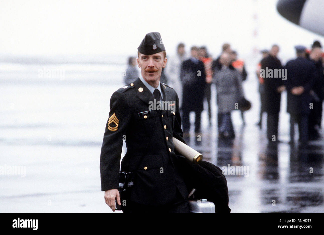 1981 - Former American hostage Army SFC Donald Hohman arrives at the base for his departure to the United States.  The 52 hostages were hospitalized for a few days after their release from Iran Stock Photo
