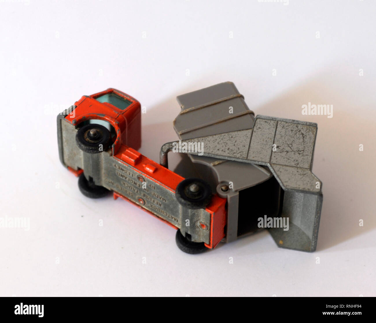matchbox series 7 refuse truck