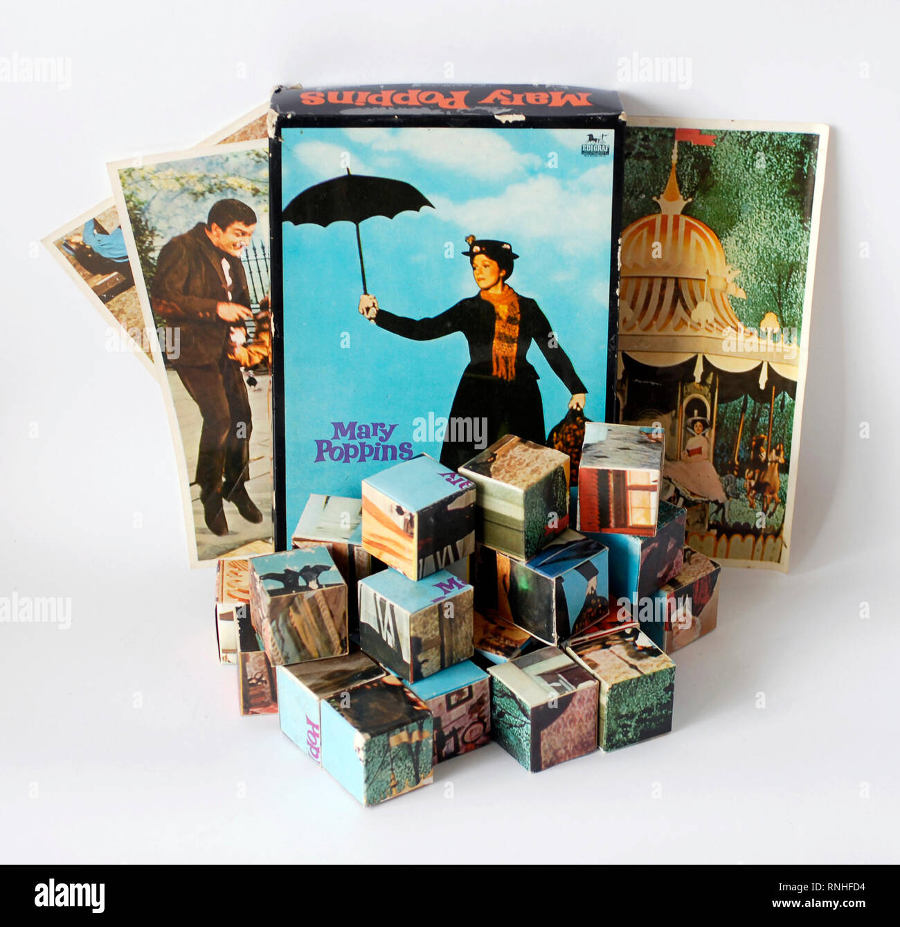 Vintage puzzle jigsaw of Mary Poppins, Walt Disney. Original 1964 Edigraf,  Barcelona. Made in Spain Stock Photo - Alamy