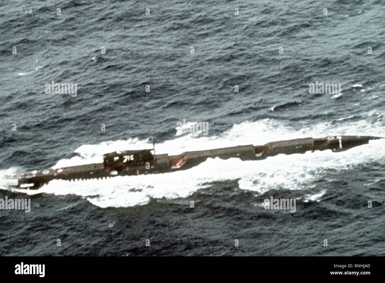 1982 - An aerial port beam view of a Soviet Echo II class nuclear-powered cruise missile submarine underway Stock Photo