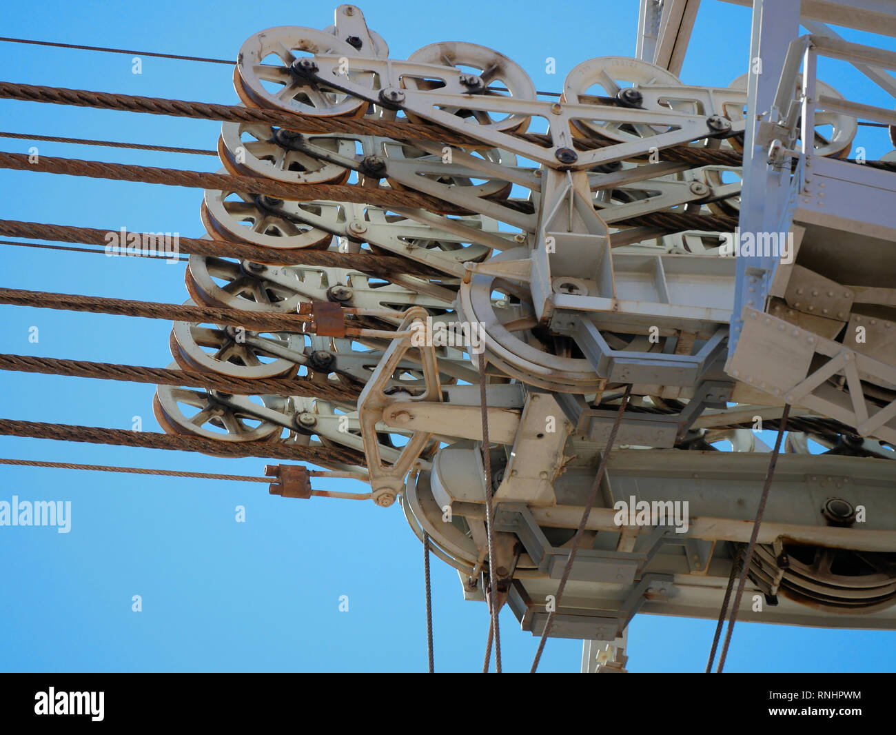 Hoover Dam cable crane pulley guides Stock Photo Alamy