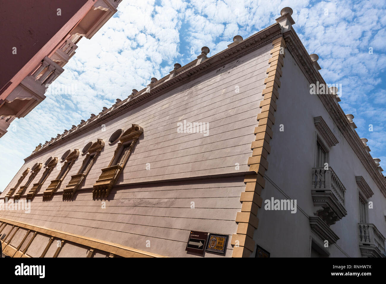 Teatro Heredia, Calle de la Merced, Cartagena de Indias, Colombia. Stock Photo