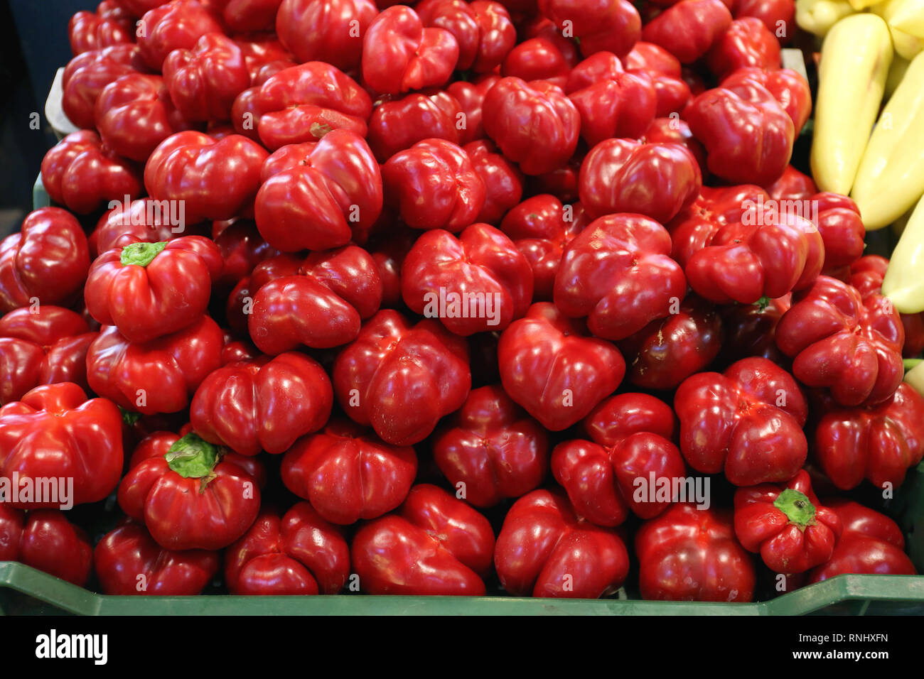 Pile of Red Peppers Paprika at Farmers Market Stock Photo Alamy